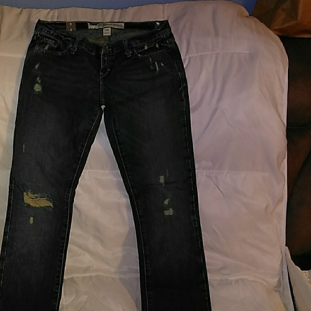 A&E Erin distressed jeans